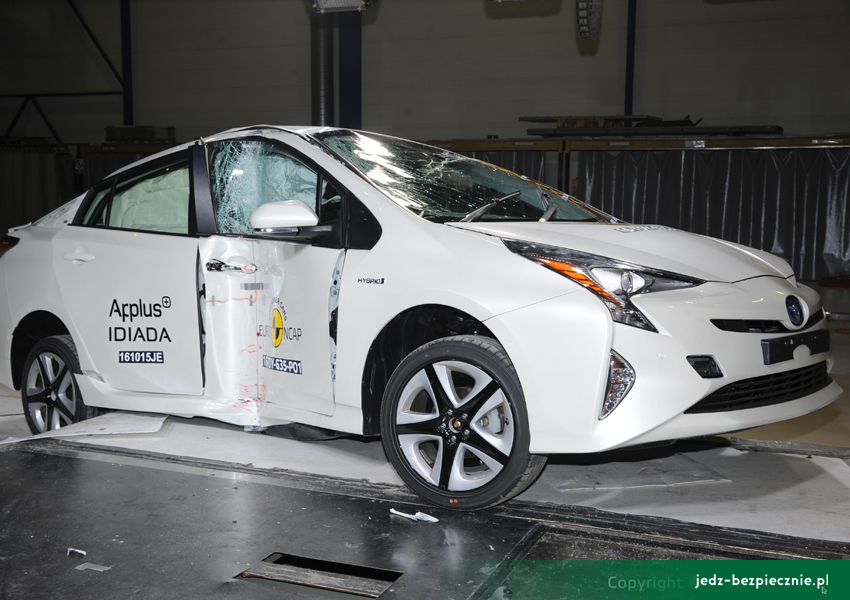 TESTY ZDERZENIOWE EURO NCAP | 2016 | Toyota Prius - uderzenie w bok