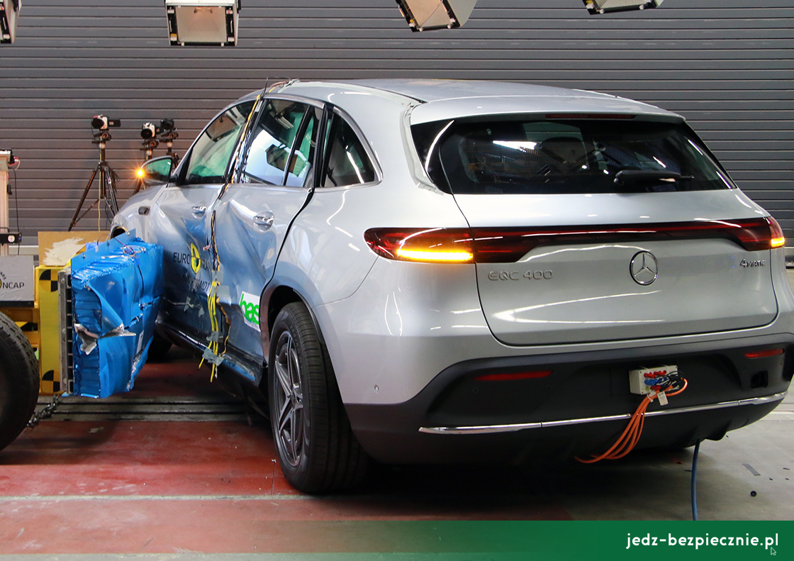 Testy zderzeniowe Euro NCAP - Mercedes EQC - uderzenie w bok