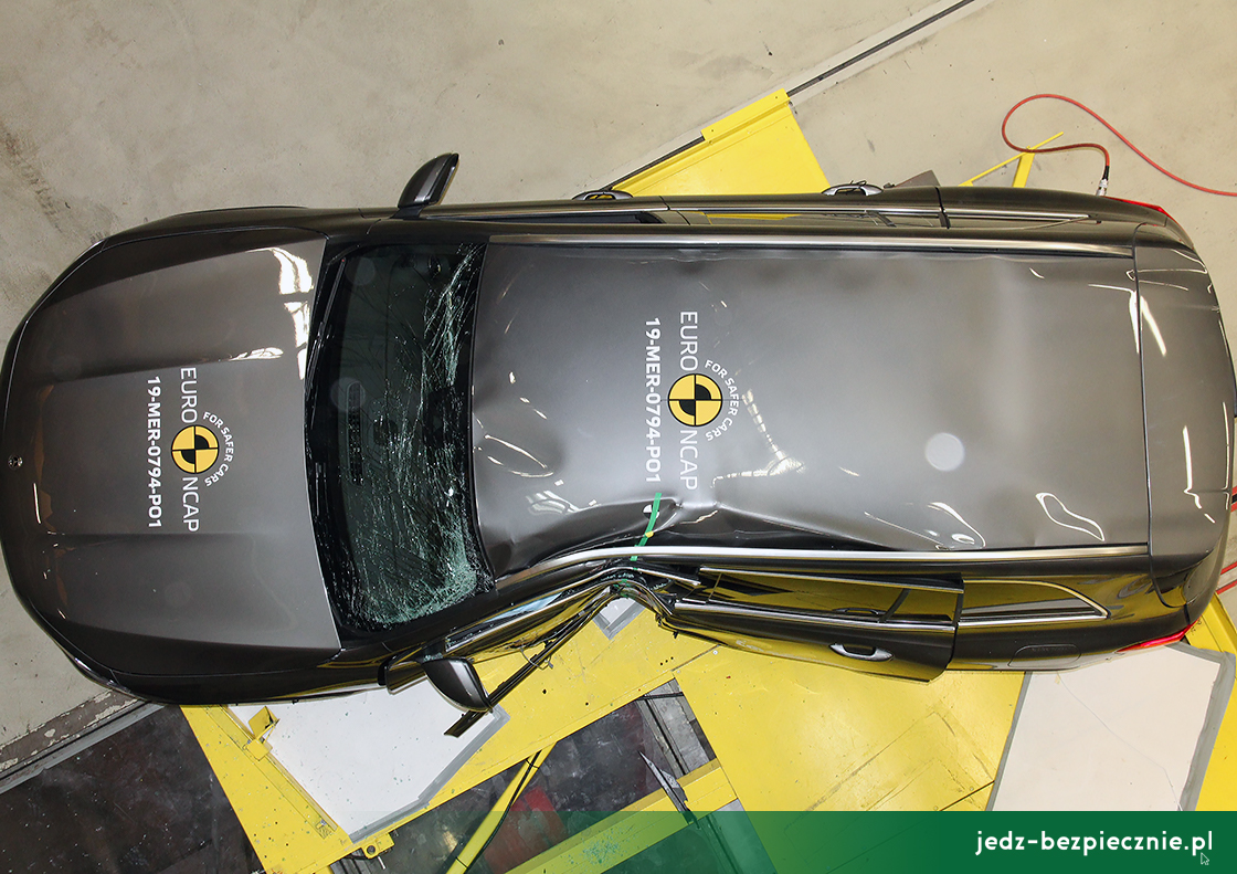 Testy zderzeniowe Euro NCAP - Mercedes GLB - uderzenie w słup