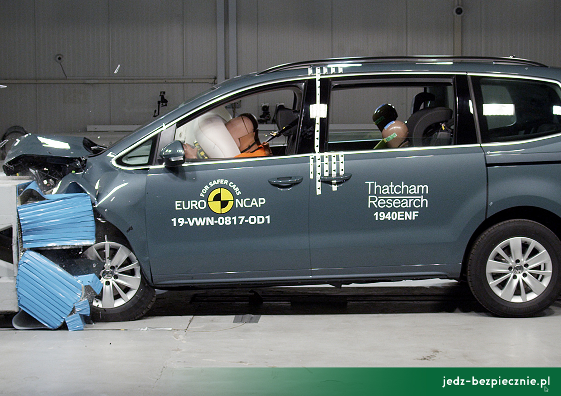 Testy zderzeniowe Euro NCAP - Volkswagen Sharan i SEAT Alhambra - uderzenie w przeszkod odksztacaln