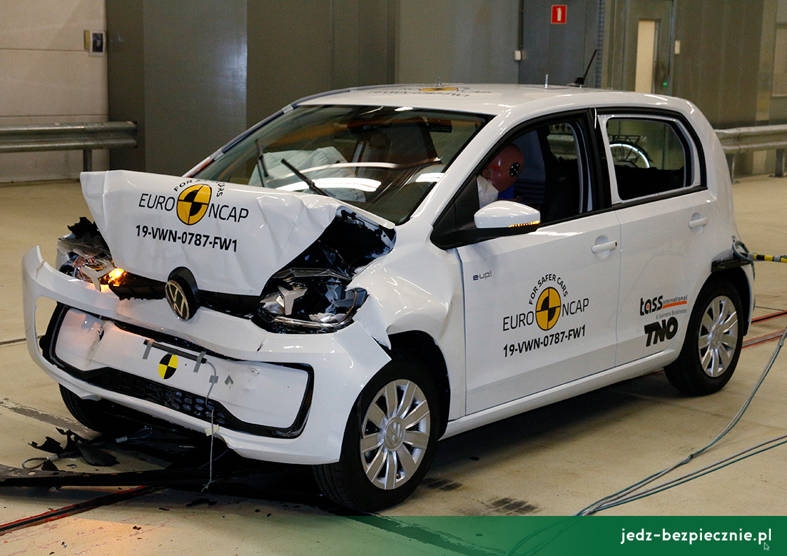 Testy zderzeniowe Euro NCAP - Volkswagen e-up! - uderzenie w przeszkod odksztacaln