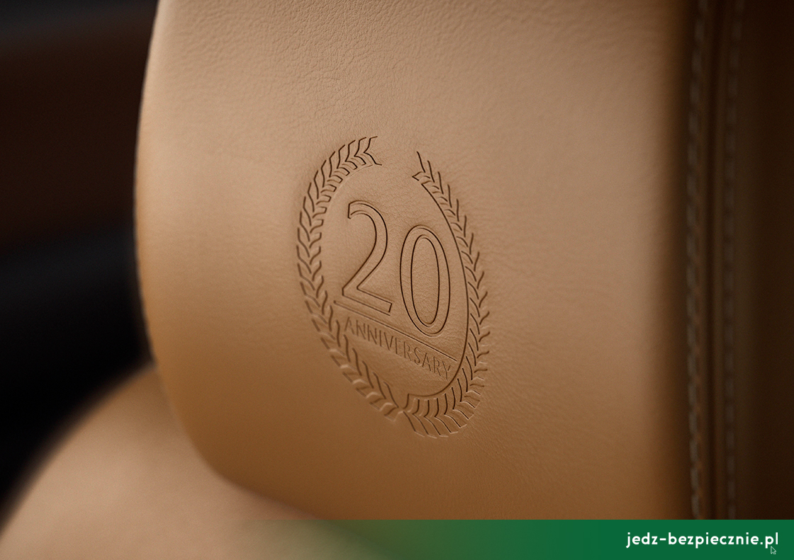 Premiera tygodnia - Mazda6 20th Anniversary - zagłówki z jubileuszowym logo