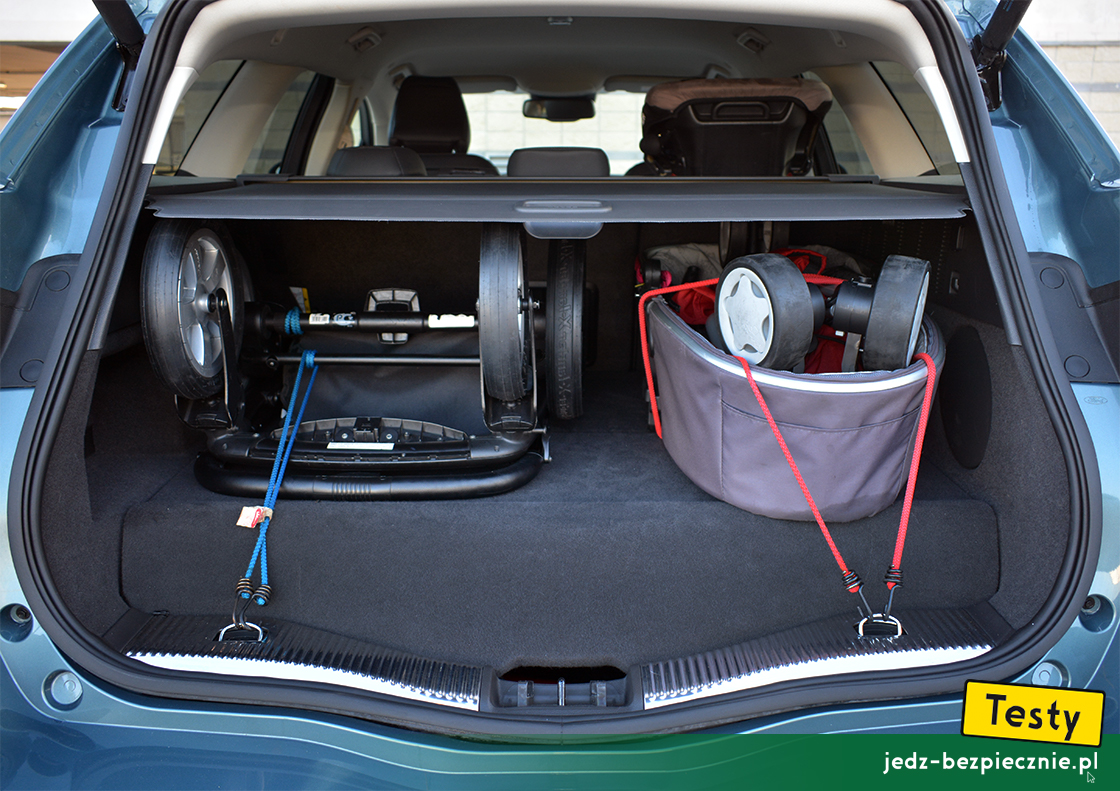 Testy - Ford Mondeo V facelifting kombi Hybrid - próby z pakowaniem dwóch wózków do bagażnika