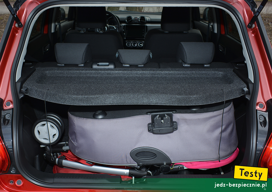 Testy - Suzuki Swift VI fl mild-hybrid - próby z pakowaniem do bagażnika dwóch wózków dziecięcych