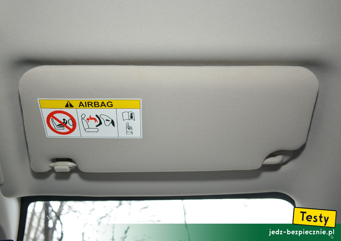 Testy - Honda ZR-V e:HEV - ostrzeżenie przed ustawieniem na miejscu pasażera fotelika dziecięcego w pozycji tyłem do kierunku jazdy przy aktywnej poduszce powietrznej