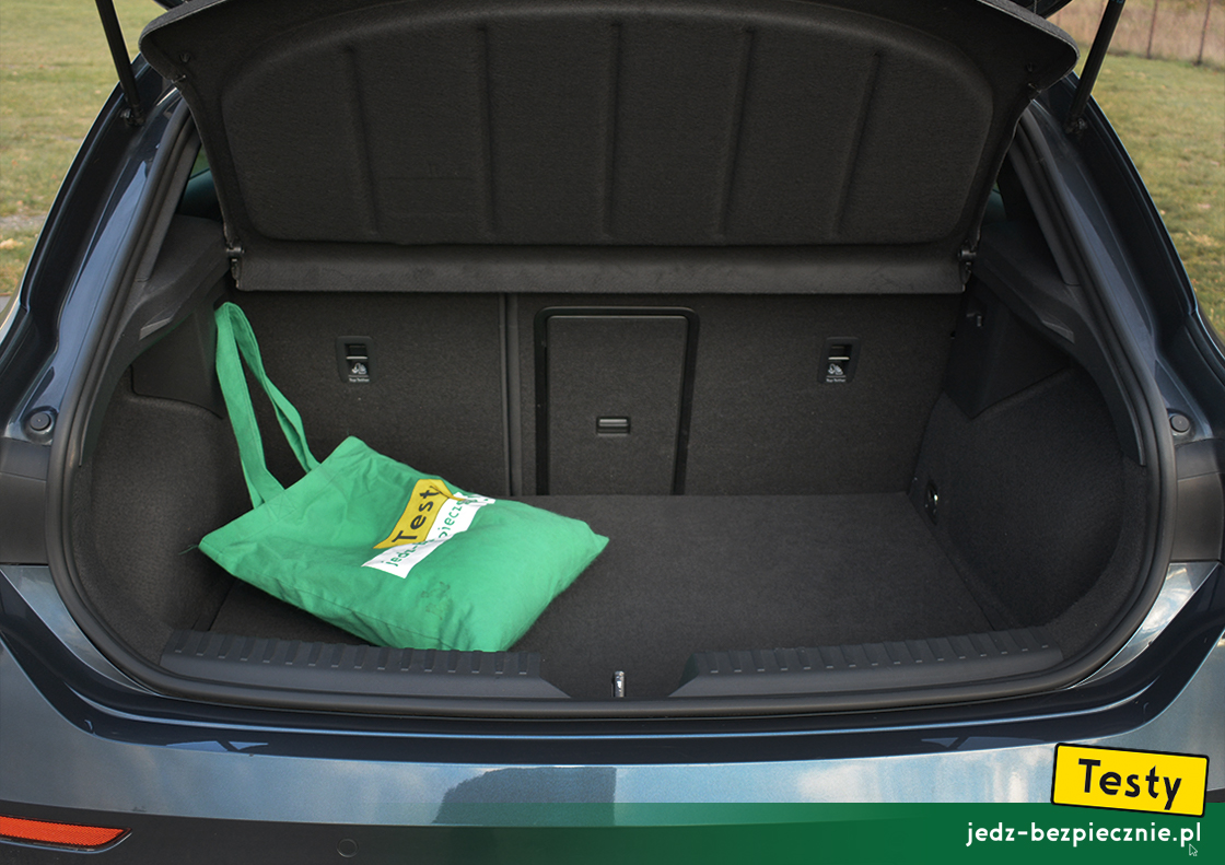 Testy - Cupra Leon e-Hybrid hatchback - bagażnik nadwozia hatchback z baterią 12,8 kWh