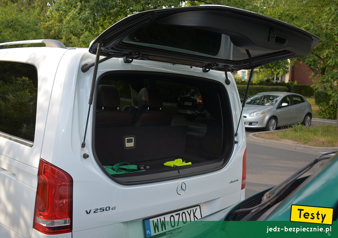 Testy - Mercedes Klasa V - dzielona klapa bagażnika z możliwością osobnego otwarcia okna