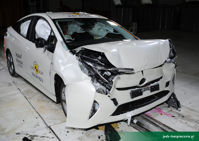 TESTY ZDERZENIOWE EURO NCAP | 2016 | Toyota Prius - uderzenie czołowe w przeszkodę stałą