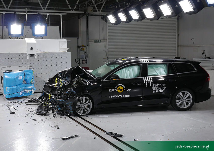 Testy zderzeniowe Euro NCAP - Volvo S60 i V60 - uderzenie w przeszkodę odkształcalną