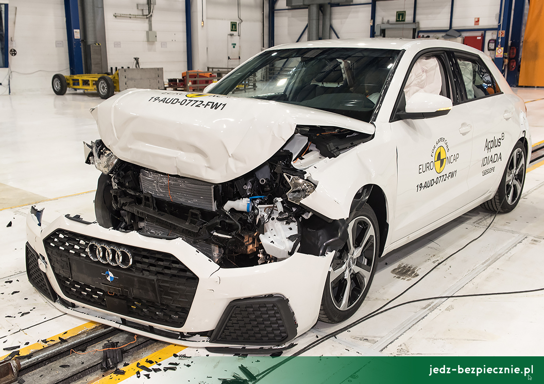 Testy zderzeniowe Euro NCAP - Audi A1 - po uderzeniu w przeszkodę stałą