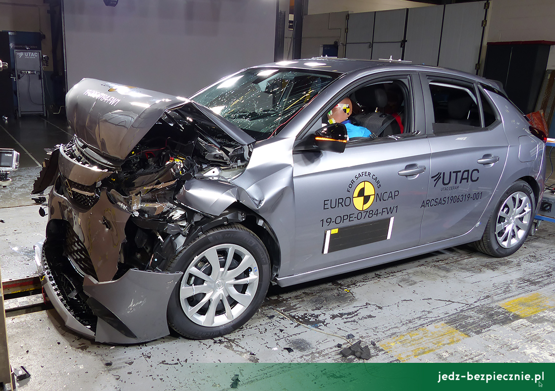 Testy zderzeniowe Euro NCAP - Opel Corsa - uderzenie w przeszkodę stałą