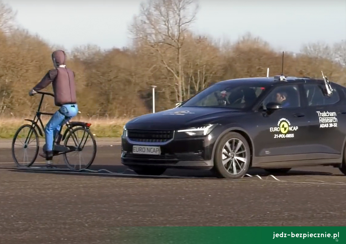 TESTY ZDERZENIOWE EURO NCAP - Polestar 2 - próba z przejazdem rowerzysty przed maską samochodu