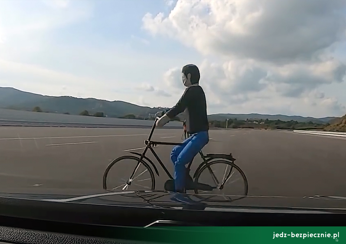TESTY ZDERZENIOWE EURO NCAP | Genesis G80 - ocena działania autonomicznego hamowania awaryjnego przed wyjeżdżającym zza rowerzystą