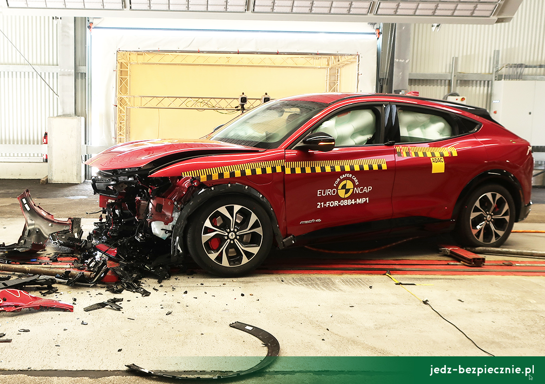 TESTY ZDERZENIOWE EURO NCAP | Ford Mustang Mach-E - próba zderzenia czołowego w przeszkodę odkształcalną