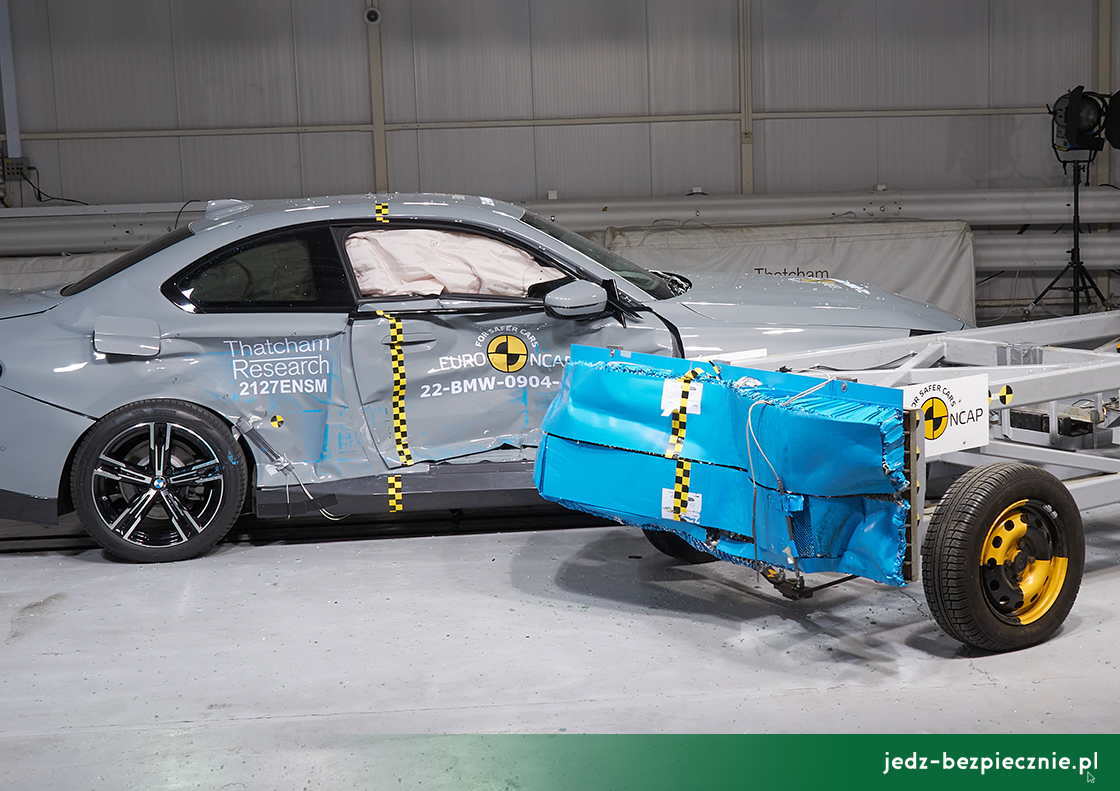 TESTY ZDERZENIOWE EURO NCAP | BMW 2 coupe - próba zderzenia czołowego z przeszkodą stałą