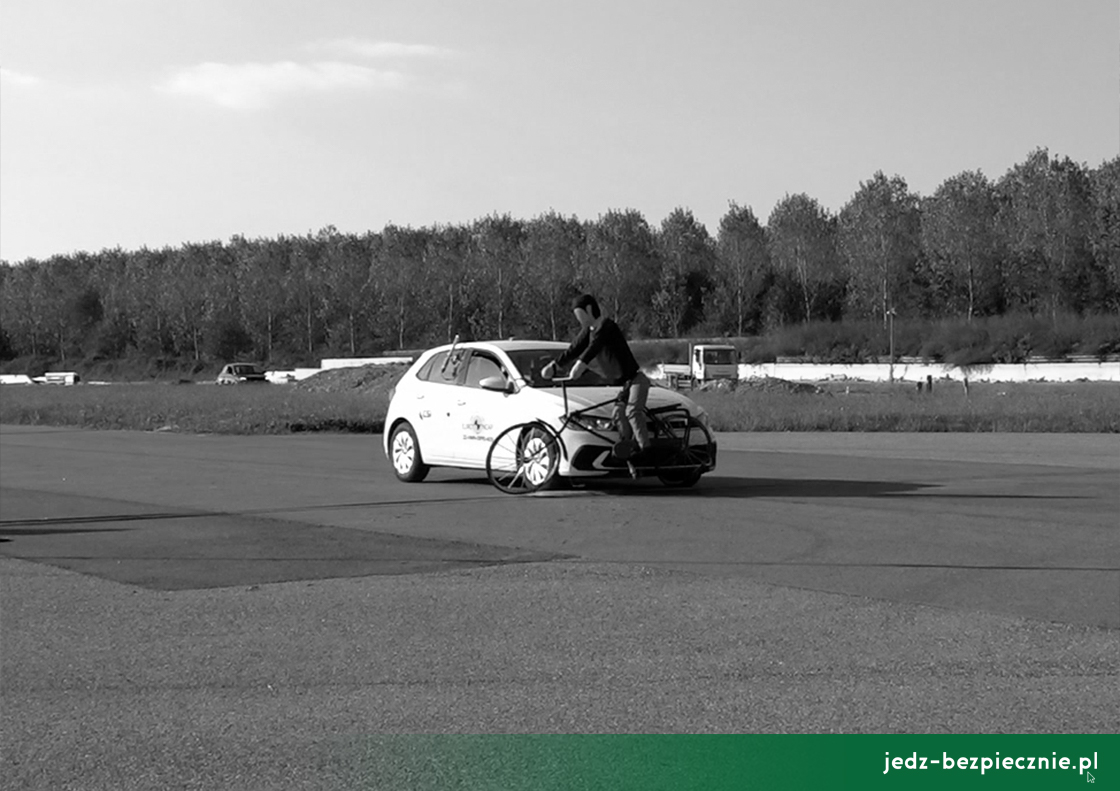 TESTY ZDERZENIOWE EURO NCAP | Volkswagen Taigo - ocena efektywności ochrony potrąconego rowerzysty, wyniki przeniesione z testu Polo VI fl