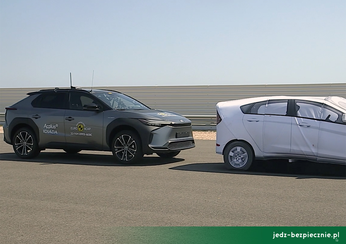 TESTY ZDERZENIOWE EURO NCAP | Toyota bZ4x i Subaru Solterra - ocena działania autonomicznego systemu hamowania awaryjnego przed przeszkodą