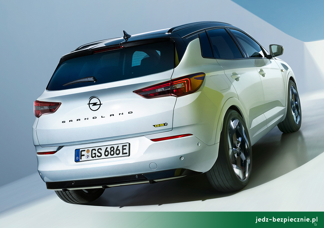 Premiera tygodnia - Opel Grandland GSe - tył auta
