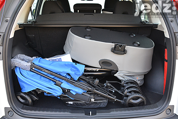 TESTY | Honda CR-V IV 2WD | Foteliki i wózki - próby z zapakowaniem dwóch wózków dziecięcych do bagażnika