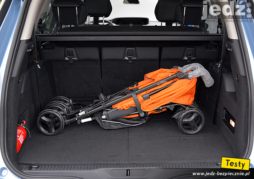 Testy - Citroen Grand C4 Picasso - próba z pakowaniem do bagażnika spacerówki Inglesina przy dwóch rzędach siedzeń
