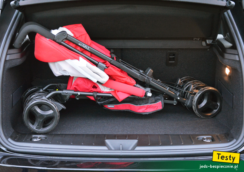 TESTY | BMW i3 | Próba z zapakowaniem do bagażnika wózka dziecięcego Inglesina Trip