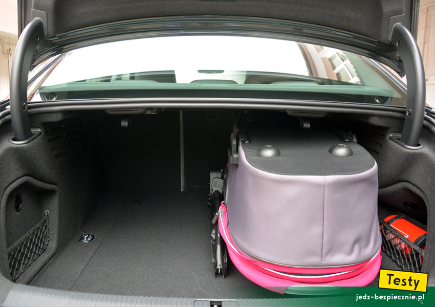 Testy - Audi A4 Limousine - próba z pakowaniem do bagażnika gondoli X-pram wózka X-lander