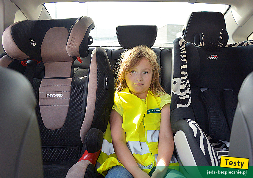 Testy - Renault Talisman sedan - Dziecko na środkowym miejscu kanapy pomiędzy dwomma fotelikami