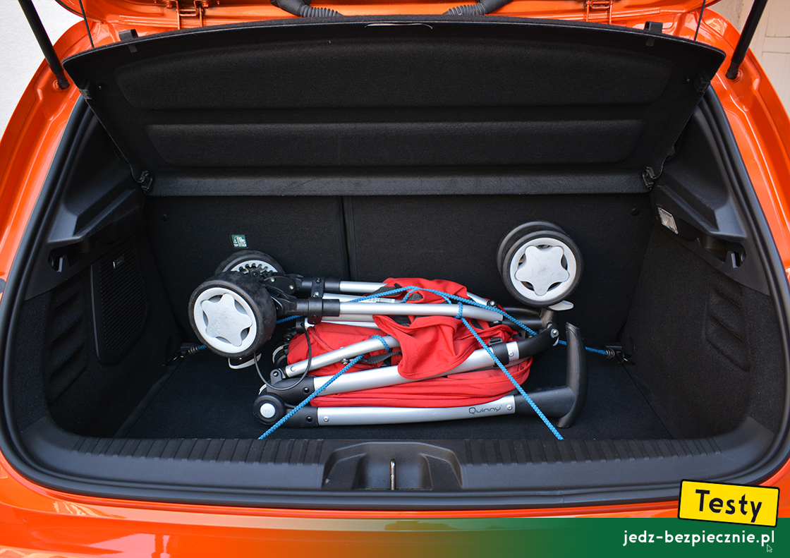 Testy - Renault Clio V hatchback - próba z wózkiem dziecięcym Quinny, bagażnik