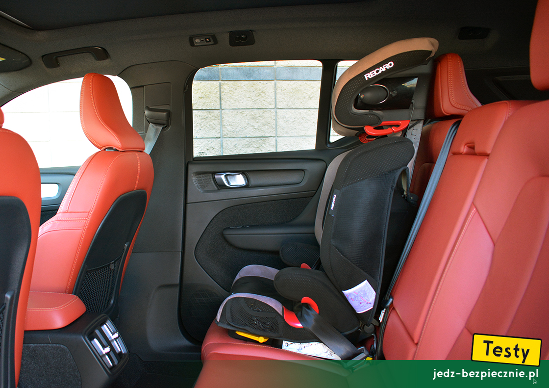 Testy - Volvo XC40 AWD - próba z fotelikiem dziecięcym Recaro, przodem do kierunku jazdy, kanapa