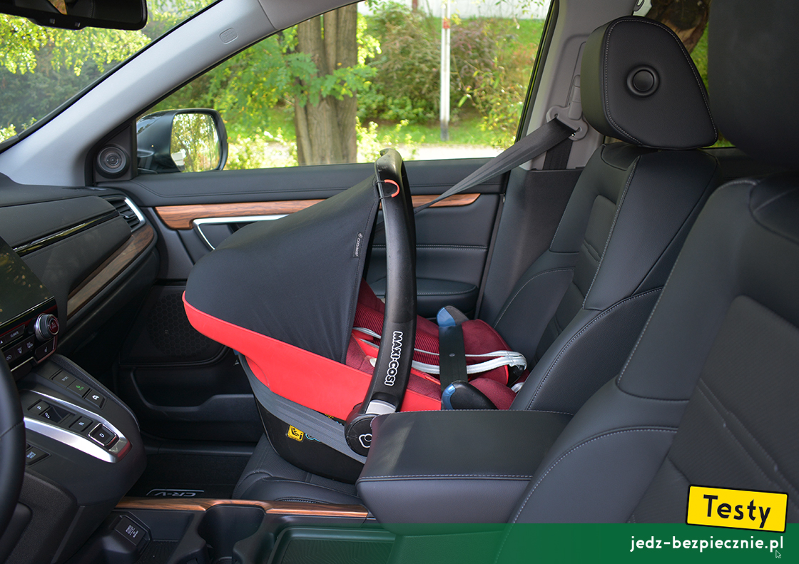 TESTY | Honda CR-V V Hybrid AWD | próba z fotelikiem dziecięcym Maxi-Cosi Pebble Plus, tyłem do kierunku jazdy, przód - fotel pasażera