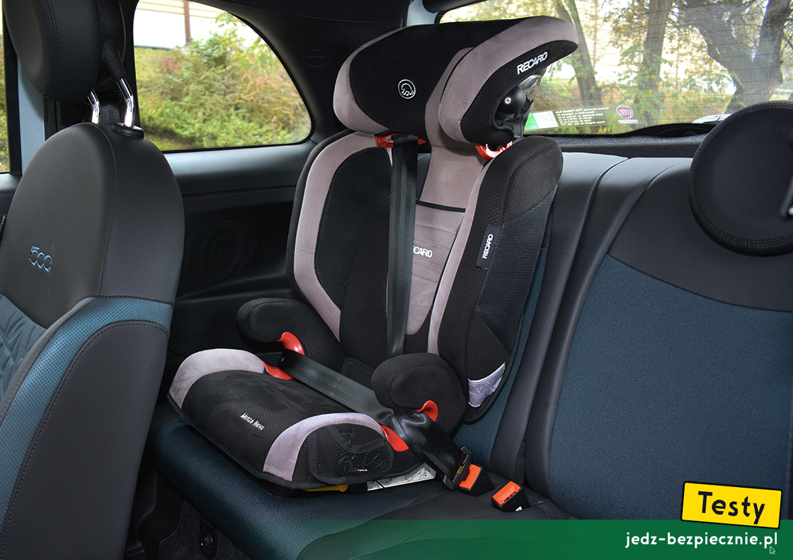 TESTY | Fiat 500 II Hybrid | Foteliki i wózki - Próba z fotelikiem dziecięcym Recaro Monza Nova 2 Seatfix, przodem do kierunku jazdy, kanapa
