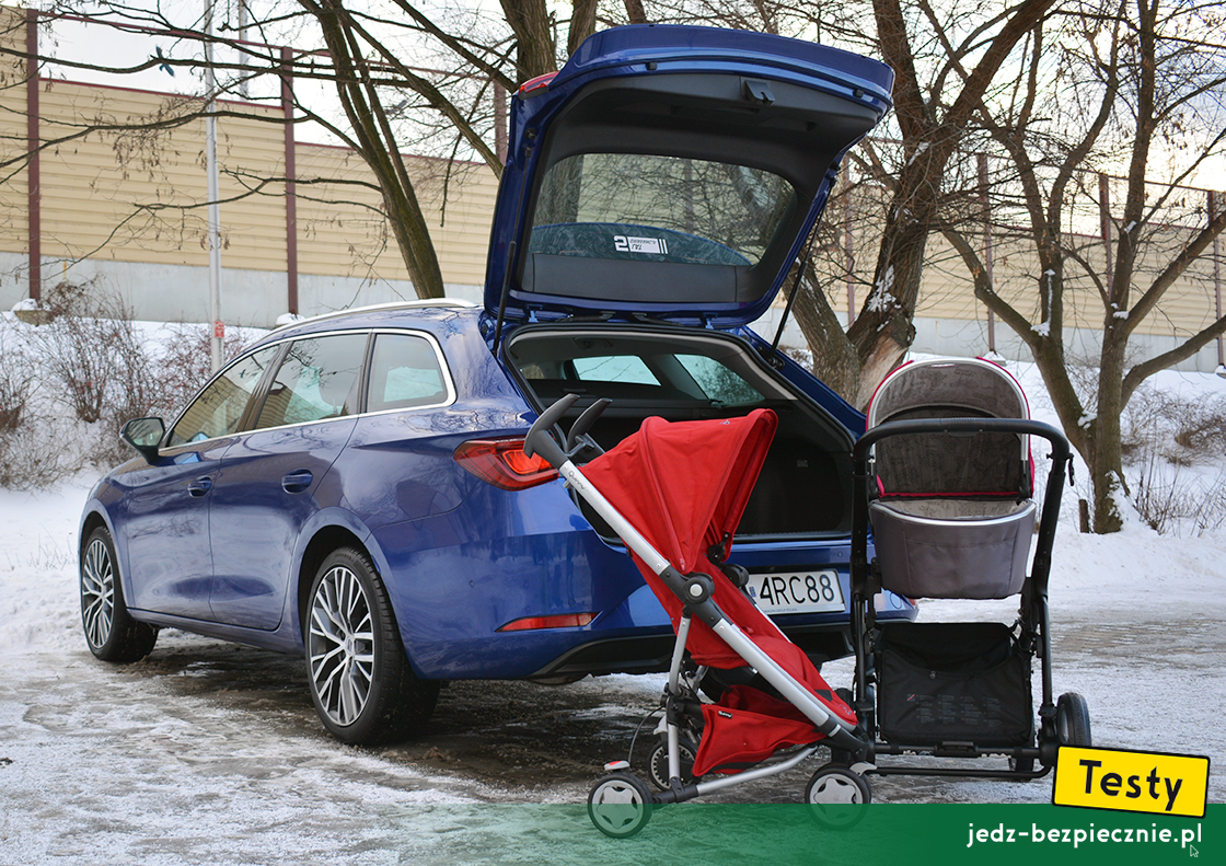 Testy - SEAT Leon IV Sportstourer - próby z pakowaniem do bagażnika wózków dziecięcych