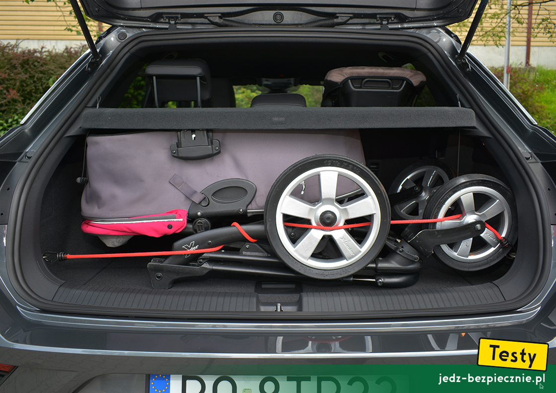 TESTY | Volkswagen T-Roc - próby z pakowaniem do bagażnika wózka dziecięcego X-lander z gondolą X-pram