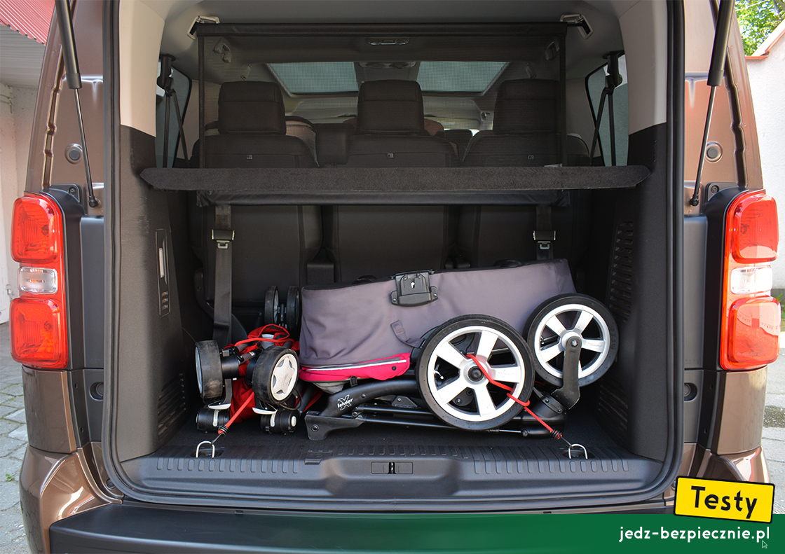 Testy - Peugeot e-Traveller - dostępna przestrzeń pod półką bagażnika
