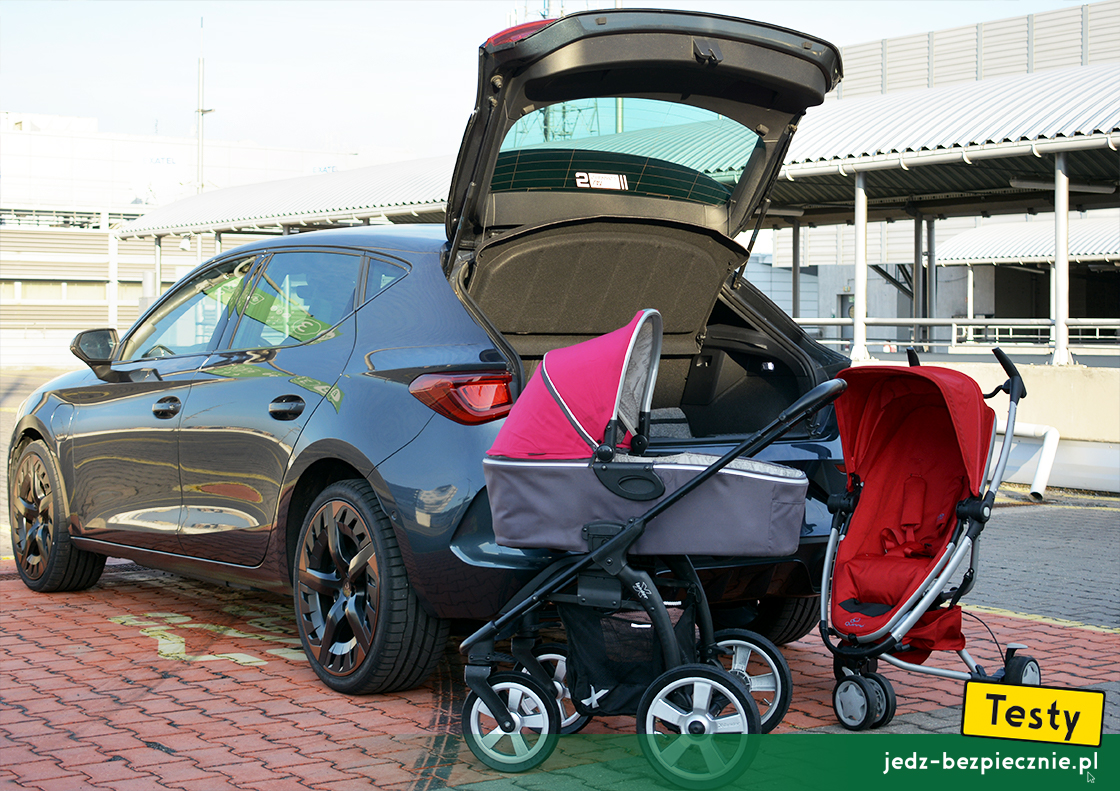 Testy - Cupra Leon e-Hybrid hatchback - próba z pakowaniem do bagażnika Leona Cupra wózków dziecięcych