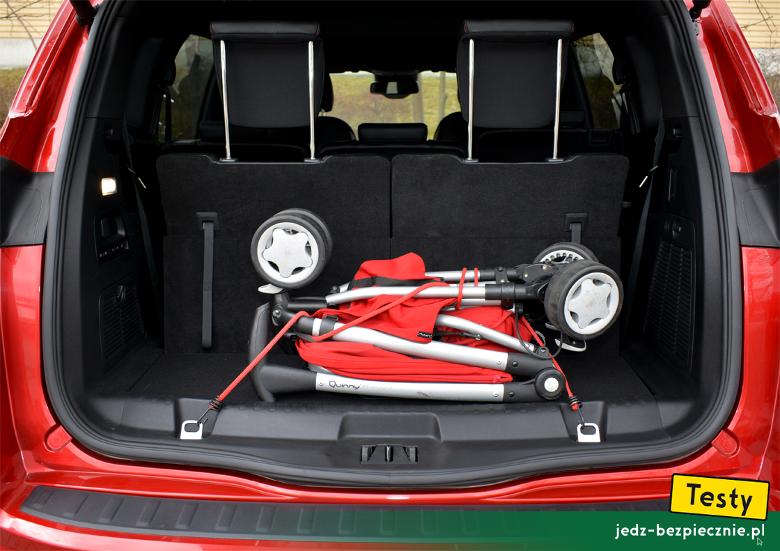 Testy - Ford S-Max hybrid - próba z pakowaniem do bagażnika wózka Quinny, wersja siedmioosobowa
