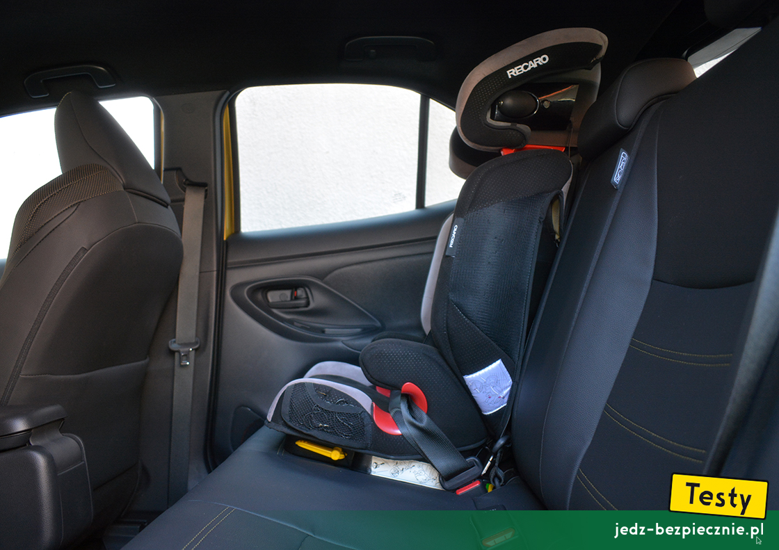Testy - Toyota Yaris Cross - próba z montażem fotelika Recaro Monza Nova 2 Seatfix, kanapa, przodem do kierunku jazdy, Isofix