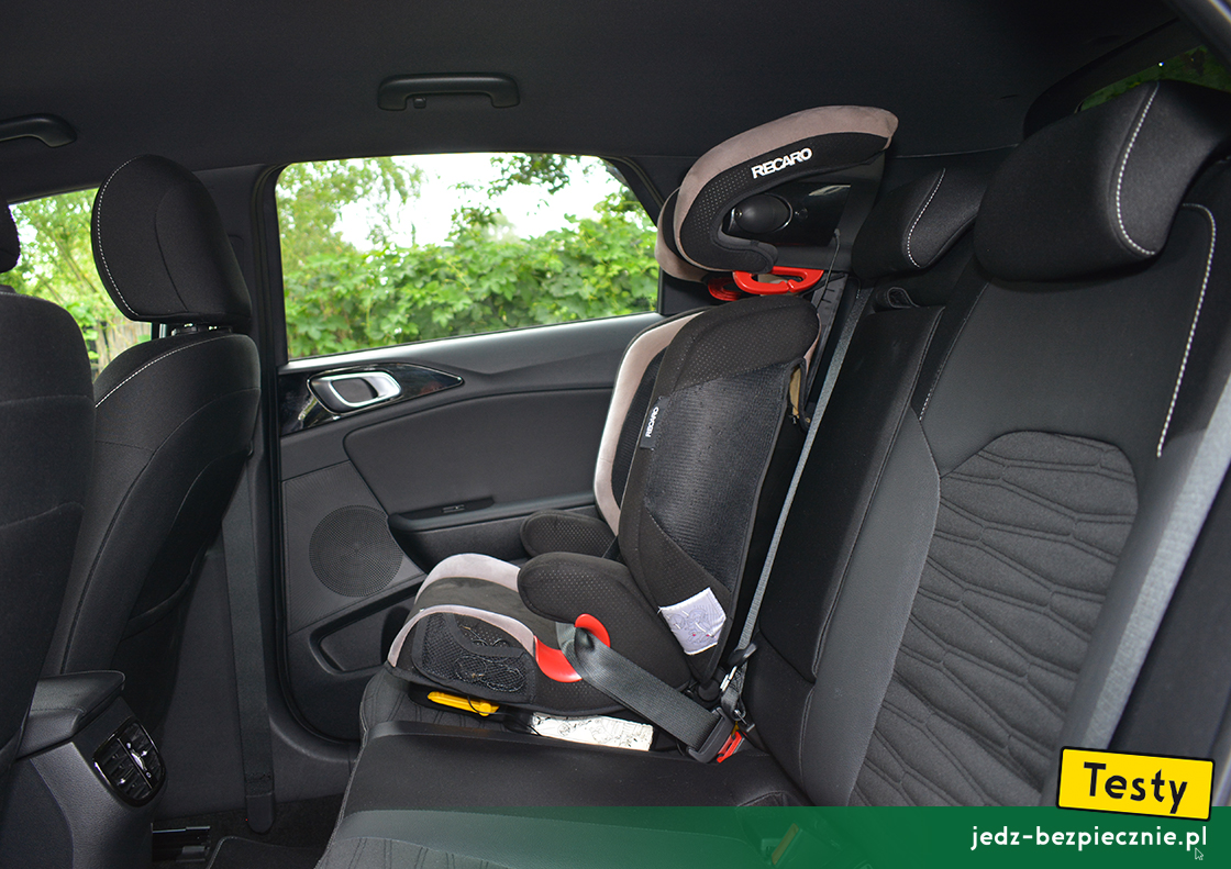 Testy - Kia Ceed III hatchback - próba z montażem fotelika dziecięcego Recaro, kanapa, przodem do kierunku jazdy, Isofix