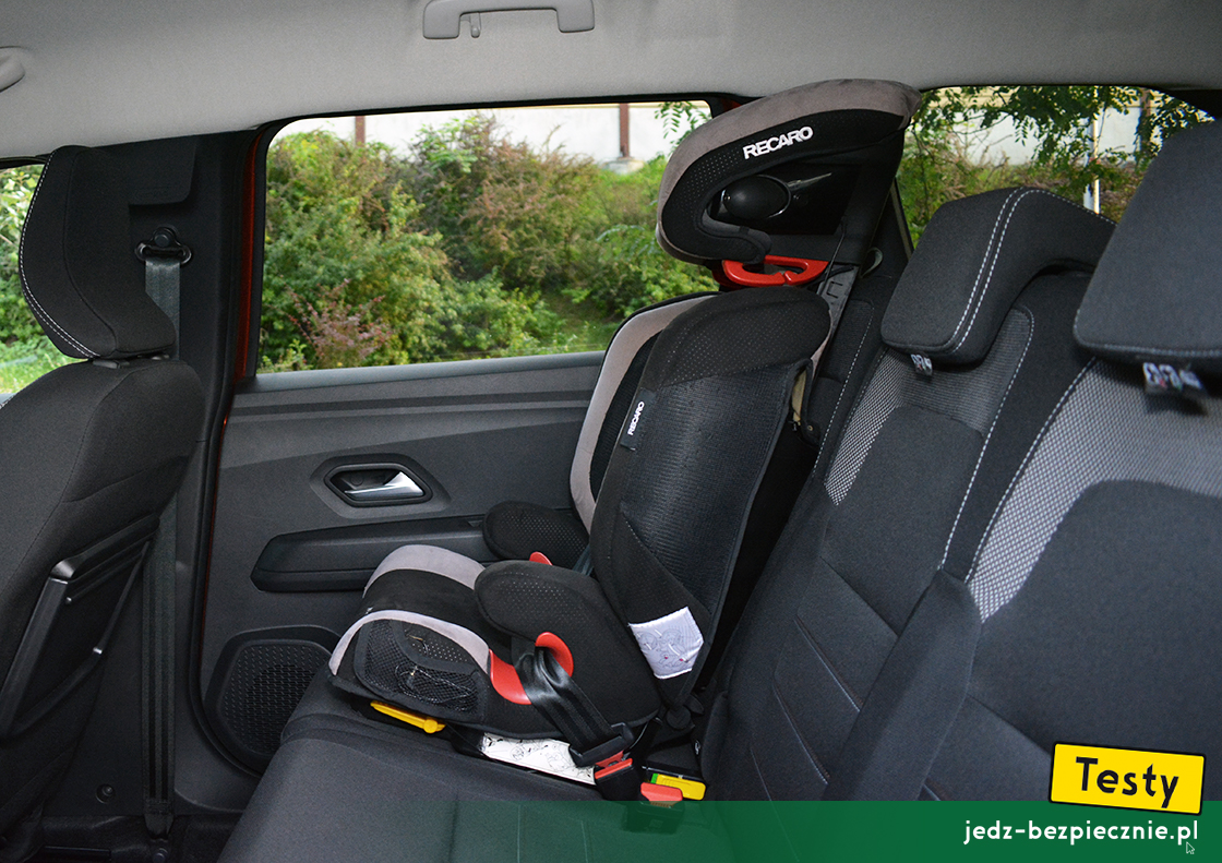 Testy - Dacia Jogger 5-osobowa - próba z montażem fotelika dziecięcego na kanapie, Isofix, przodem do kierunku jazdy, grupa 2-3
