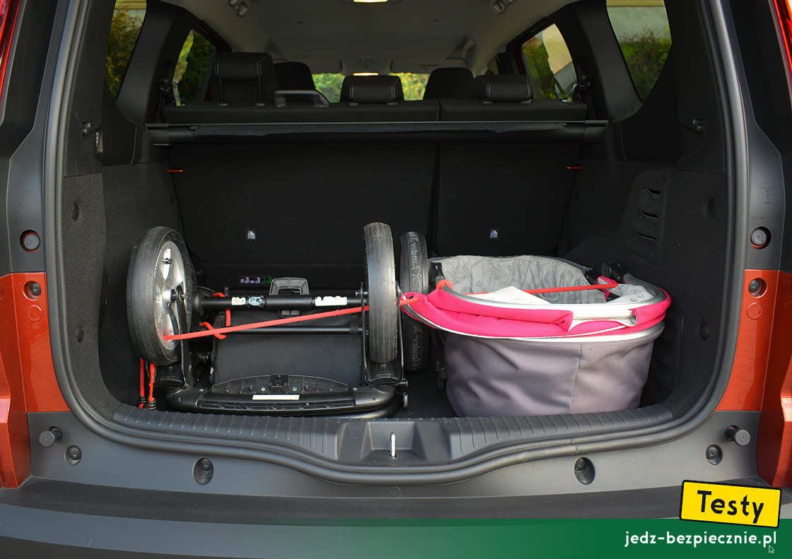 Testy - Dacia Jogger 5-osobowa - próba z pakowaniem do bagażnika wózka dziecięcego - podwozie plus gondola