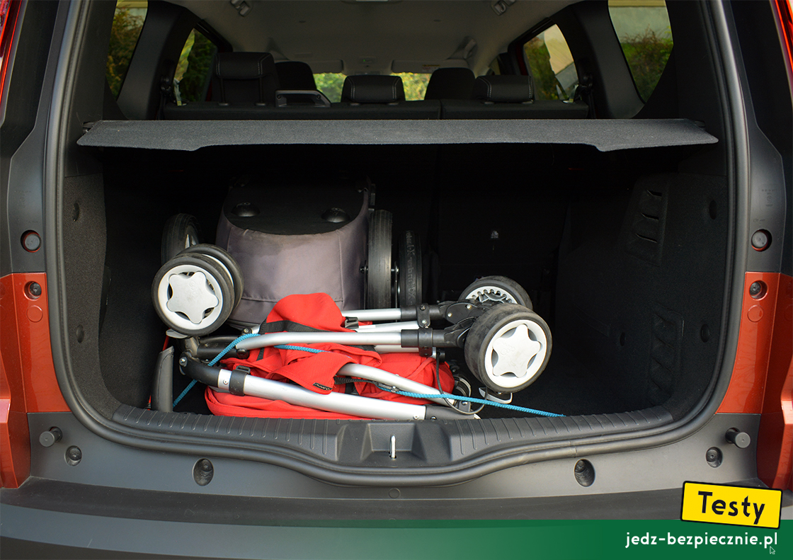 Testy - Dacia Jogger 5-osobowa - próba z pakowaniem do bagażnika dwóch wózków dziecięcych