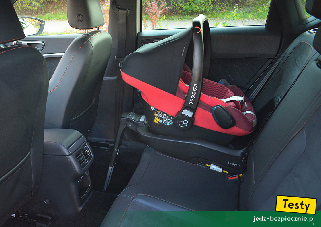 Testy - SEAT Ateca 4Drive facelifting - montaż fotelika dziecięcego, baza Isofix, grupa 0/0+, kanapa, tyłem do kierunku jazdy