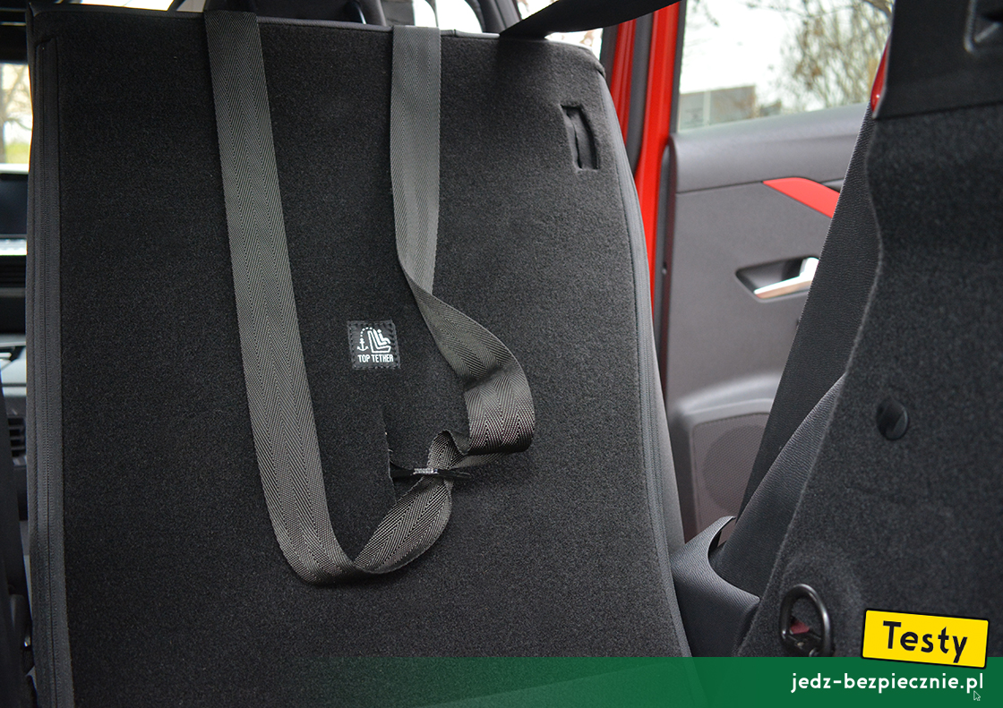 Testy - Opel Astra VI hatchback plug-in - zapięcie pasa top-tether, fotelik dziecięcy, przodem do kierunku jazdy