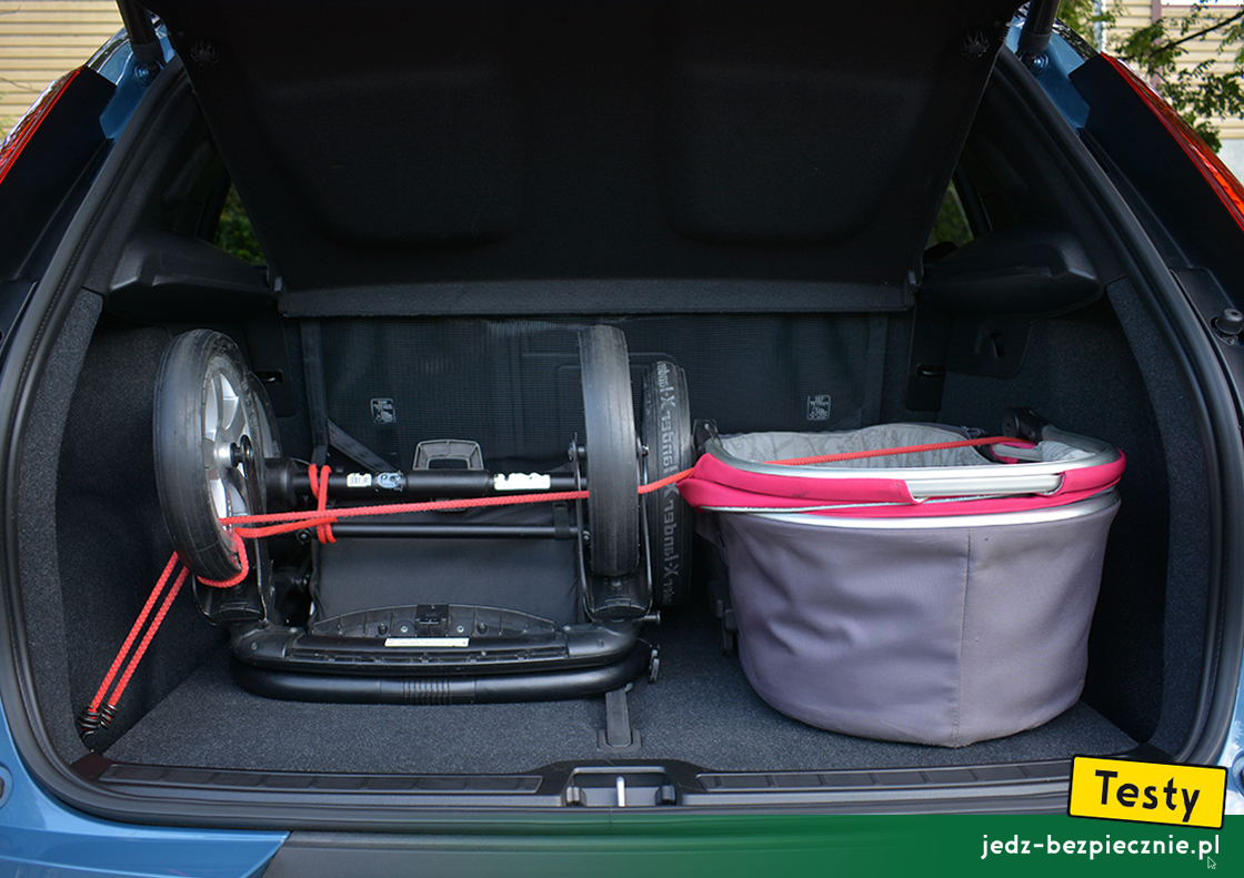 Testy - Volvo XC40 Recharge - próba z pakowaniem do bagażnika wózka dziecięcego, gondola, podwozie, X-lander