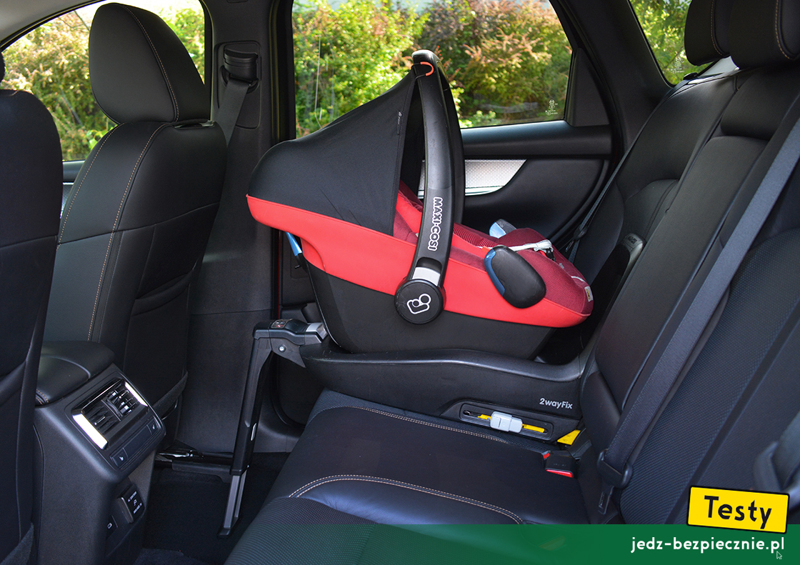Testy - Mazda CX-60 plug-in - próba z montażem fotelika dziecięcego na kanapie, baza, Isofix, i-Size, tyłem do kierunku jazdy, Maxi-Cosi, Pebble Plus