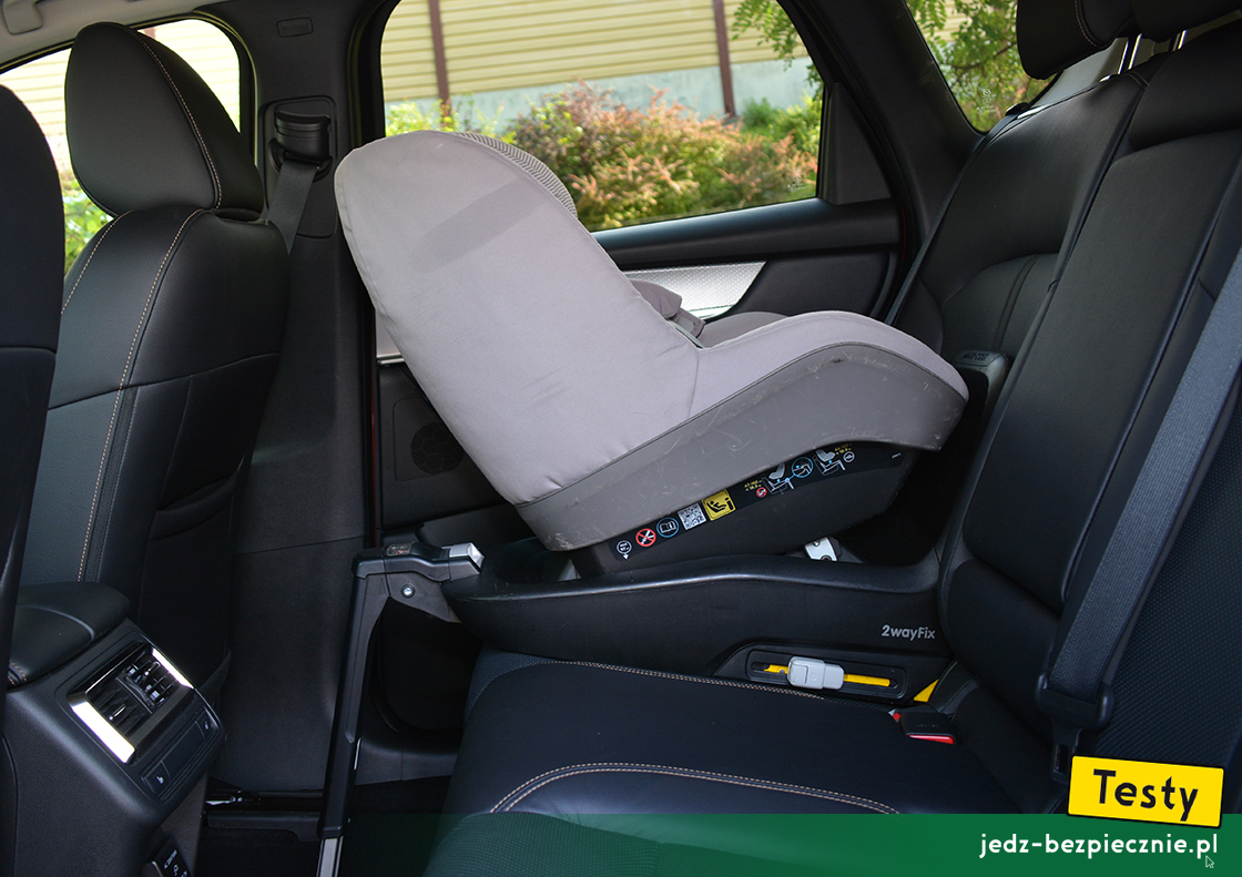 Testy - Mazda CX-60 plug-in - próba z montażem fotelika dziecięcego na kanapie, baza, Isofix, i-Size, tyłem do kierunku jazdy, Maxi-Cosi, 2WayFix