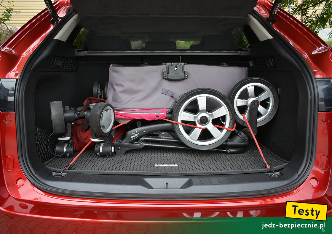 Testy - Mazda CX-60 plug-in - próba z zapakowaniem do bagażnika dwóch wózków dziecięcych