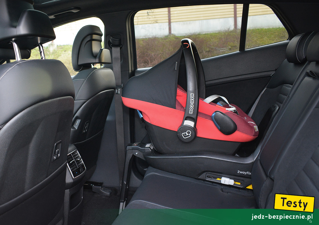 Testy - Kia Sportage plug-in - montaż nosidełka dla dziecka, kanapa, baza Isofix, i-Size, tyłem do kierunku jazdy