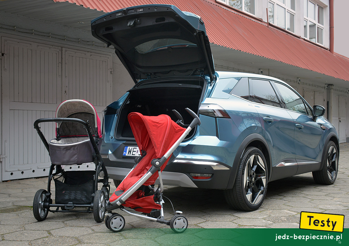 Testy, Renault Symbioz - próby pakowania do bagażnika wózków dziecięcych