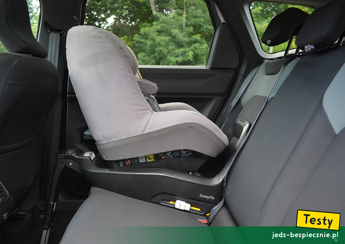 TESTY | Dacia Bigster 4x4 mild hybrid | montaż baza Isofix, i-Size, fotelik dla dziecka, tyłem do kierunku jazdy, kanapa, Maxi-Cosi 2WayFix, 2WayPearl